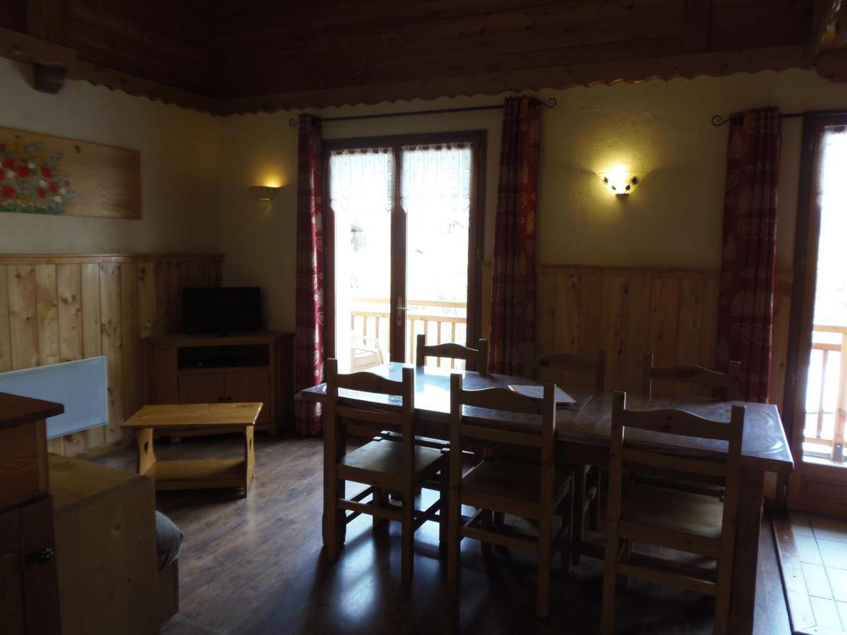 Chalet L'Aubepine Residence B&B เบส์ซองส์ ภายนอก รูปภาพ