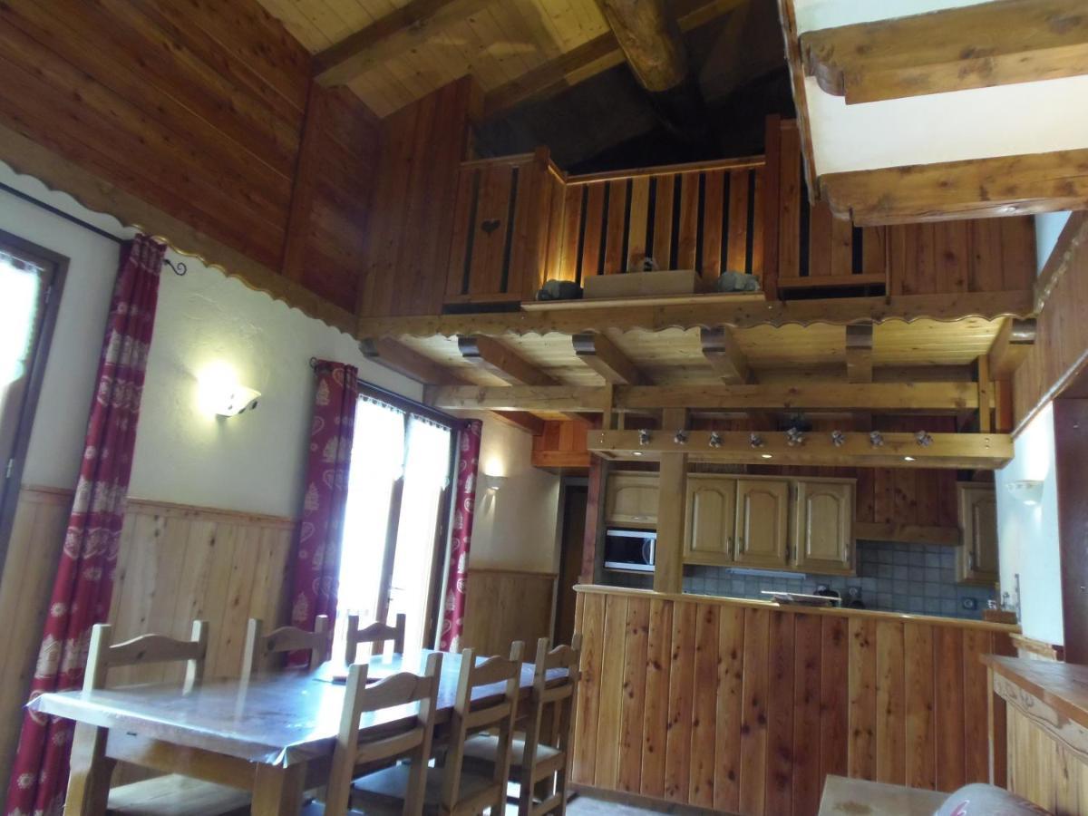 Chalet L'Aubepine Residence B&B เบส์ซองส์ ภายนอก รูปภาพ