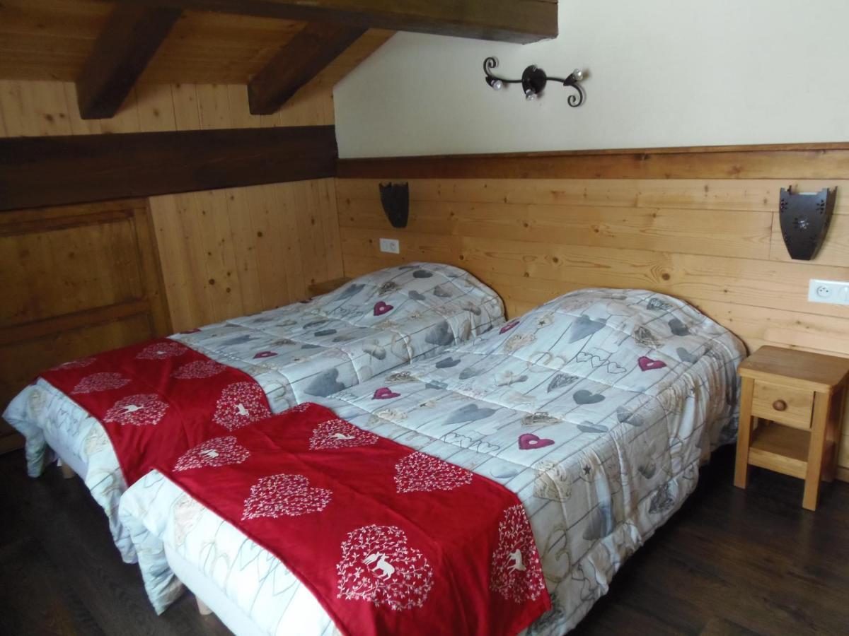 Chalet L'Aubepine Residence B&B เบส์ซองส์ ภายนอก รูปภาพ